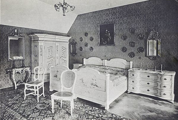 Holzverkleidung an Wand und Decke: gemütlich und modern