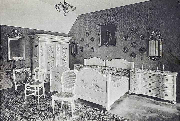 Holzverkleidung an Wand und Decke: gemütlich und modern