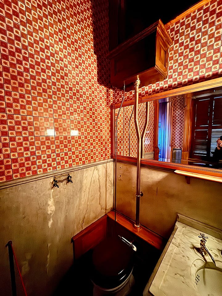 Badezimmer-Fliesen erneuern: Formate, Verlegung und Kosten im Überblick