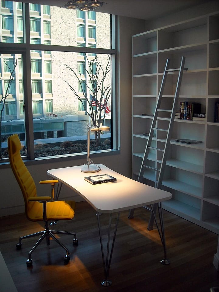 Begehbarer Kleiderschrank: Layout, Ausstattung und Planung